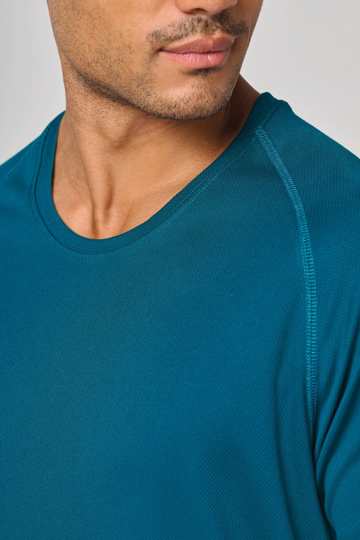 Recyceltes Herren-Sport-T-Shirt mit Rundhalsausschnitt