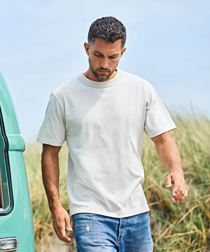 Urbanes, locker sitzendes T-Shirt