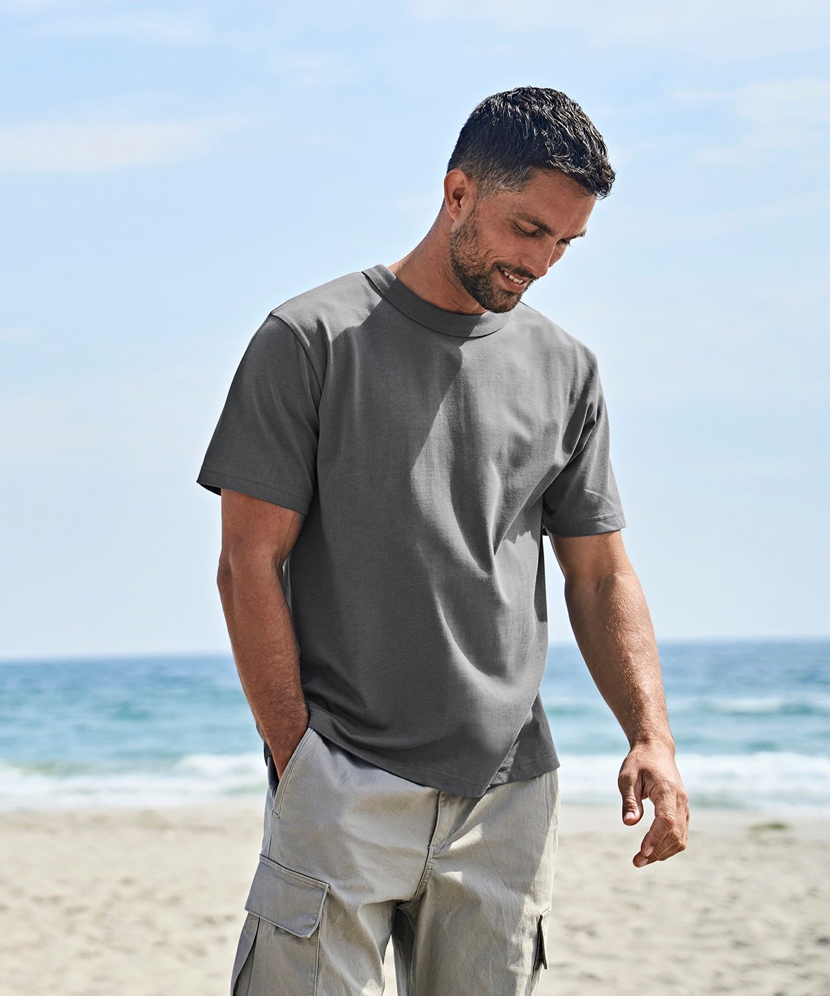 Urbanes, locker sitzendes T-Shirt